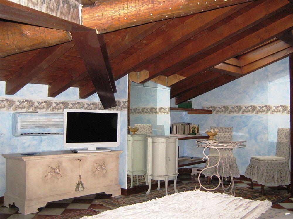 B And B Della Mimosa Десенцано дел Гарда Екстериор снимка