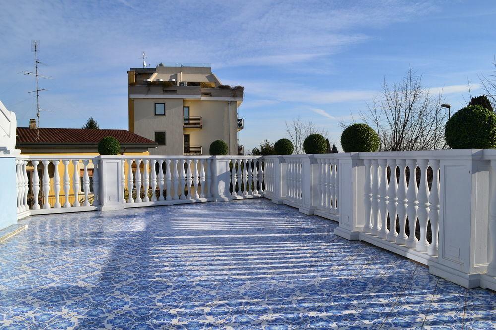 B And B Della Mimosa Десенцано дел Гарда Екстериор снимка