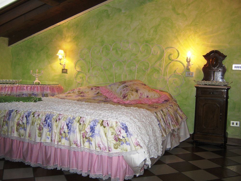 B And B Della Mimosa Десенцано дел Гарда Екстериор снимка
